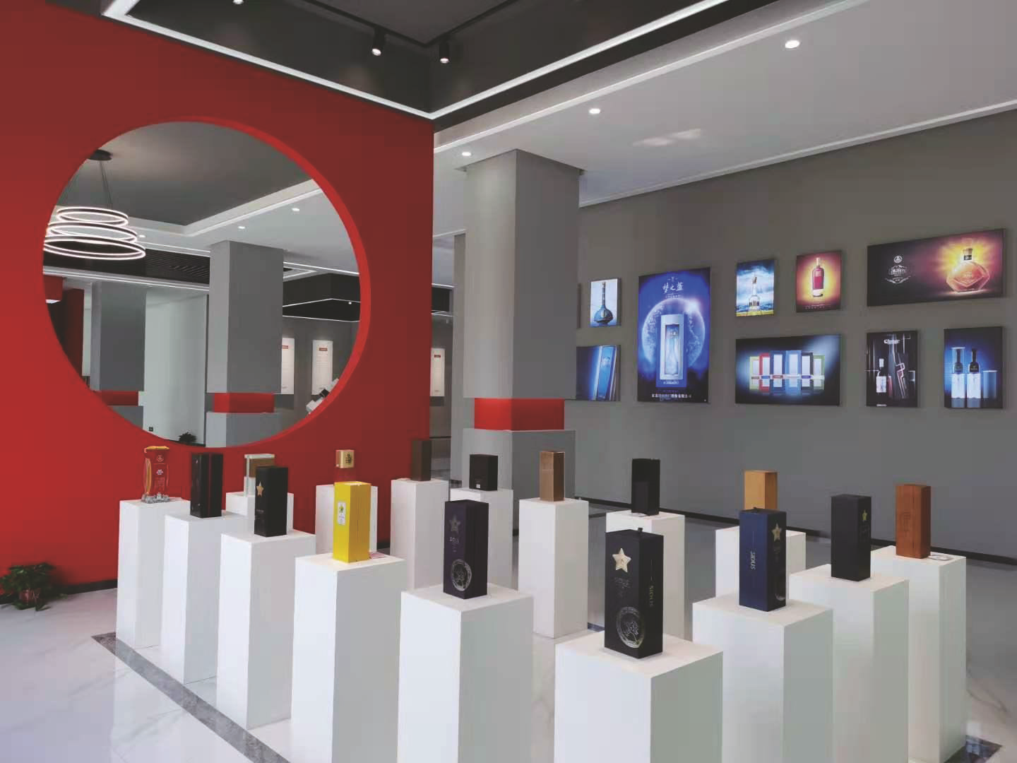 现代与时尚的产品展厅3